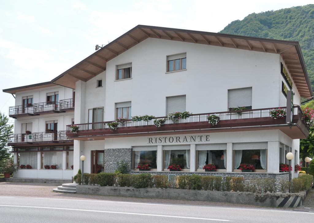 Albergo Ristorante Cima I Pra' 폰테 넬랄피 외부 사진