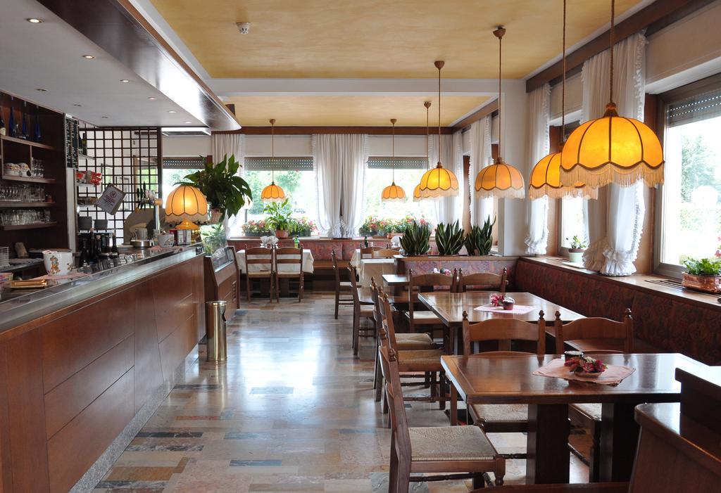 Albergo Ristorante Cima I Pra' 폰테 넬랄피 외부 사진