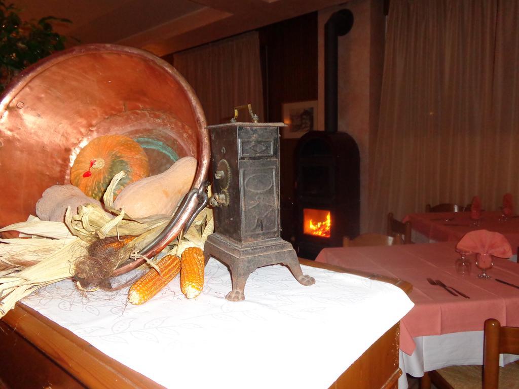 Albergo Ristorante Cima I Pra' 폰테 넬랄피 외부 사진